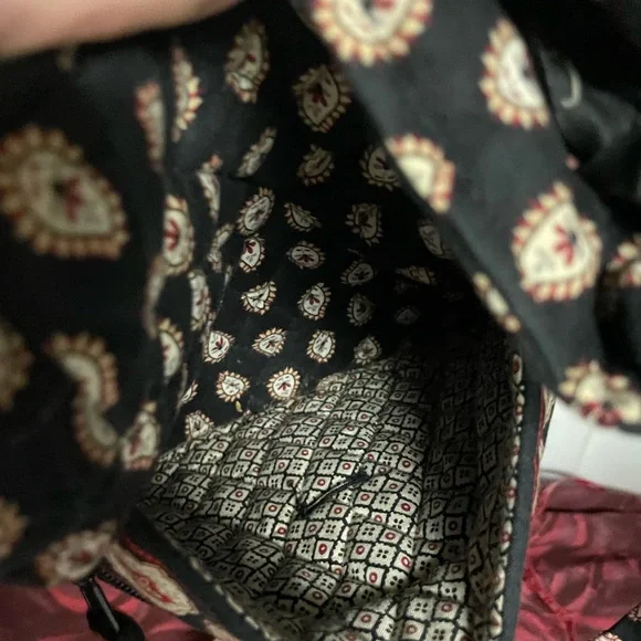 Vera Bradley med size purse - Picture 7 of 10